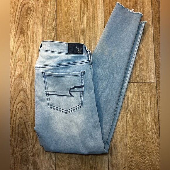 American Eagle Outfitters Women's Light Blue Super Low Jeggings Sz 6 - EUC - Picture 7 of 7